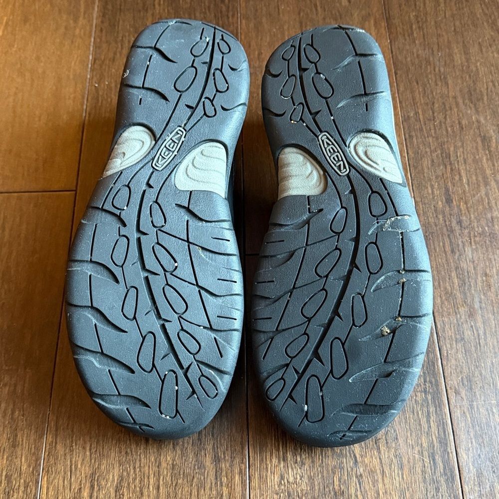 KEEN Presidio II Women's Black Leather Comfort Walking Shoes Sneaker Size 9.5 - Picture 8 of 9